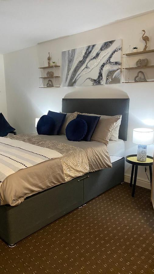 Bv Homely Studio Fourteen At Deighton Huddersfield Exteriör bild
