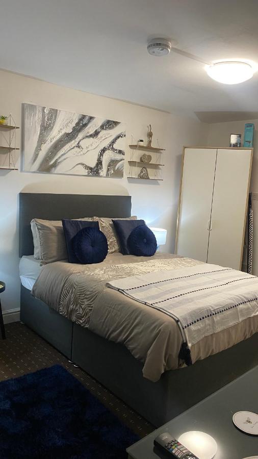 Bv Homely Studio Fourteen At Deighton Huddersfield Exteriör bild