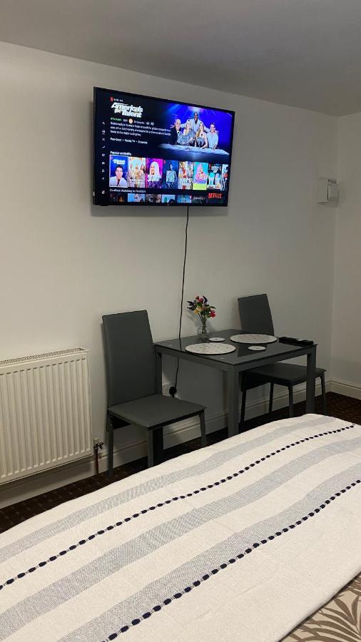 Bv Homely Studio Fourteen At Deighton Huddersfield Exteriör bild